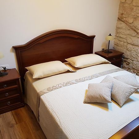 Antique Apartment Arsenale ロヴィニ エクステリア 写真