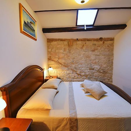 Antique Apartment Arsenale ロヴィニ エクステリア 写真