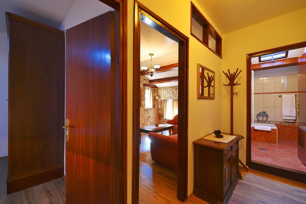 Antique Apartment Arsenale ロヴィニ エクステリア 写真